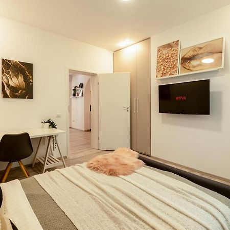 Ideal Stay: Spacious 2Br Apt Near Calea Victoriei Boekarest Buitenkant foto