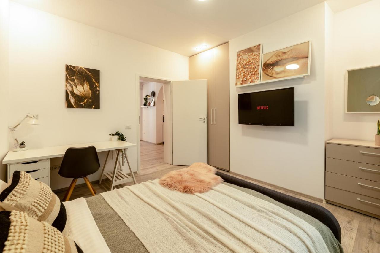 Ideal Stay: Spacious 2Br Apt Near Calea Victoriei Boekarest Buitenkant foto