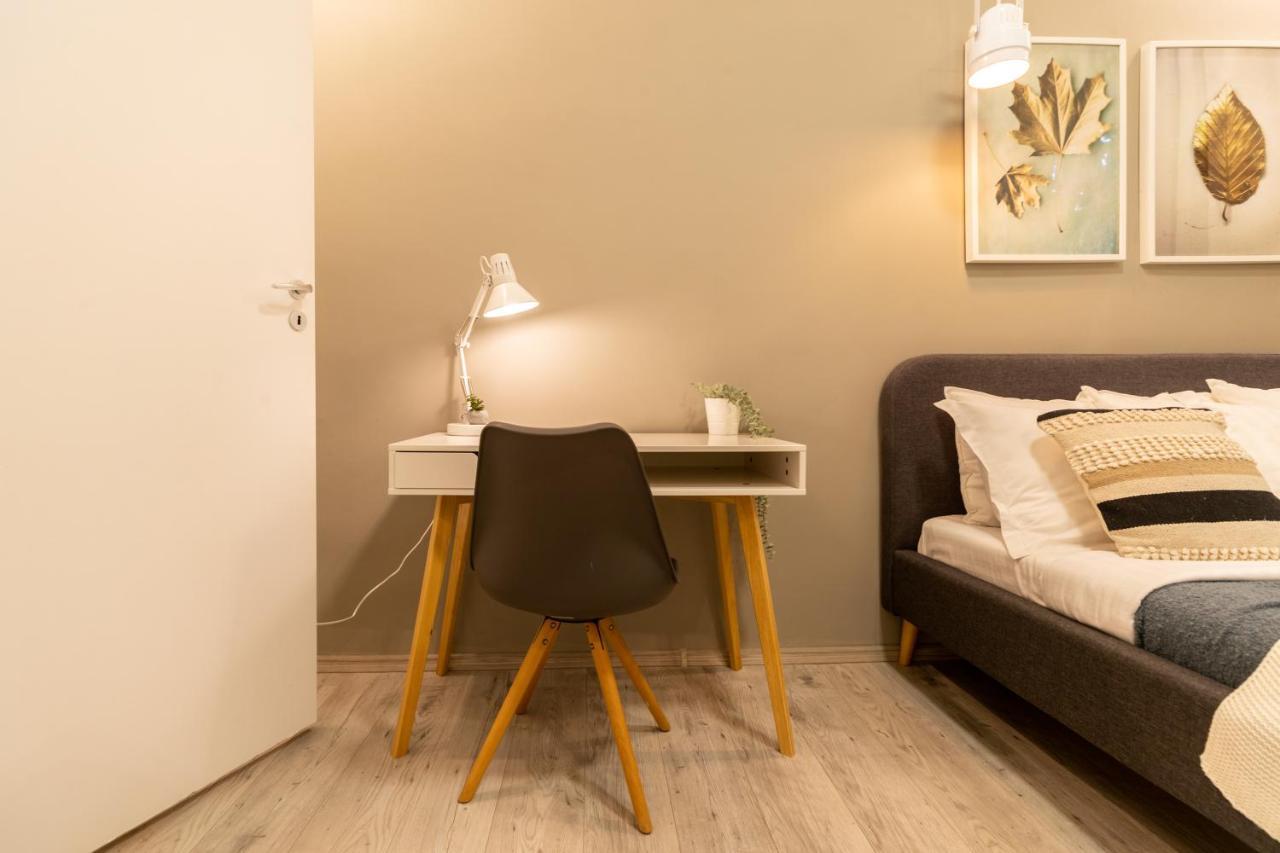 Ideal Stay: Spacious 2Br Apt Near Calea Victoriei Boekarest Buitenkant foto