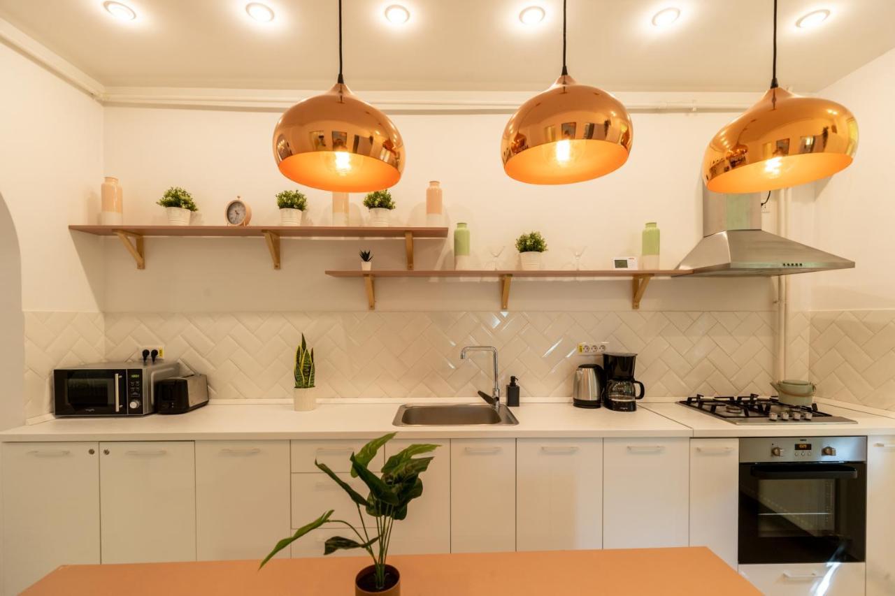Ideal Stay: Spacious 2Br Apt Near Calea Victoriei Boekarest Buitenkant foto