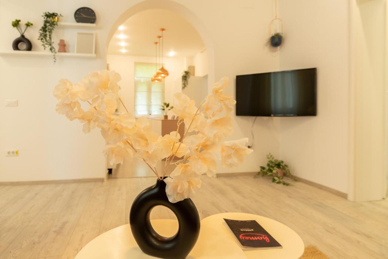 Ideal Stay: Spacious 2Br Apt Near Calea Victoriei Boekarest Buitenkant foto