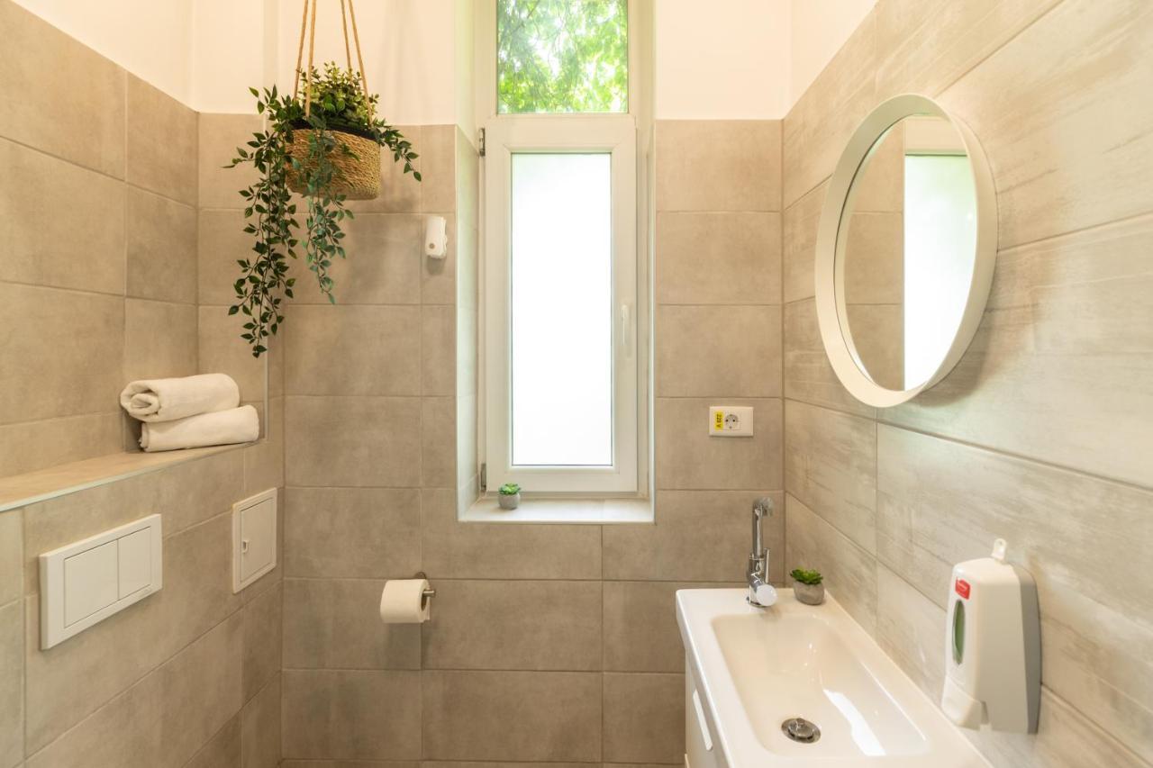 Ideal Stay: Spacious 2Br Apt Near Calea Victoriei Boekarest Buitenkant foto